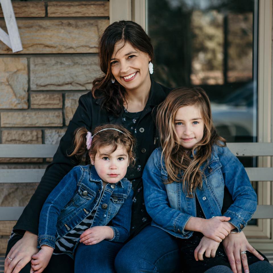 A photo of Jerilee with her two daughters